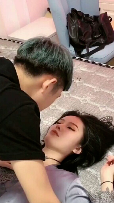 我的霸道美女房東