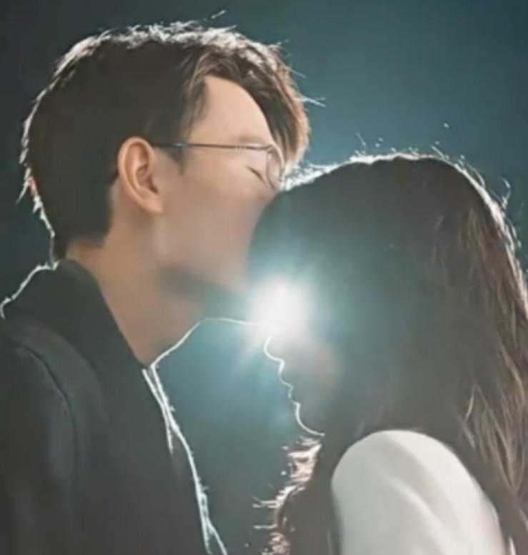 誰摘了傅總的薔薇