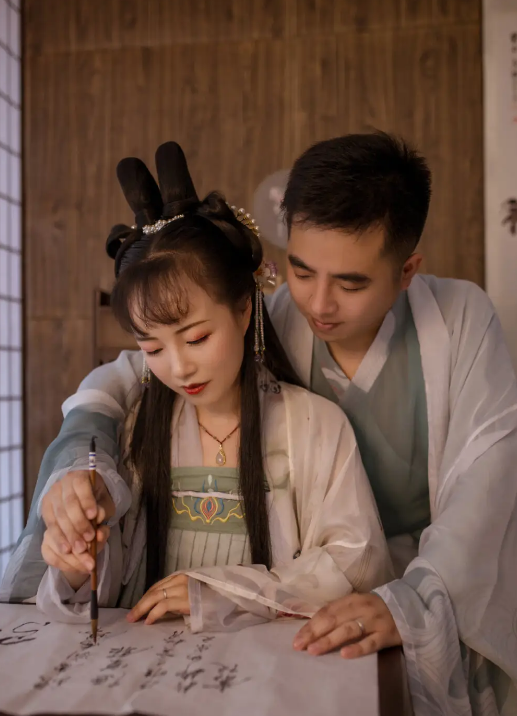 金風玉露一相逢